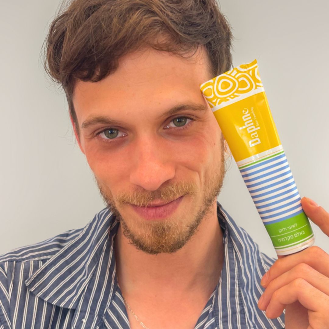 מוצרי טיפוח טבעיים לגבר – ניקוי, לחות והגנה לעור גברי ברגישות גבוהה | דפני סקין